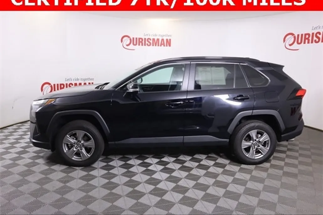 2024 Toyota RAV4 XLE photo 1