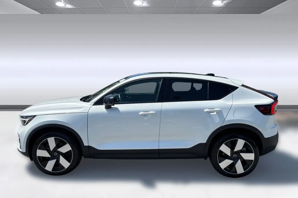 2023 Volvo C40 Recharge Ultimate photo 1