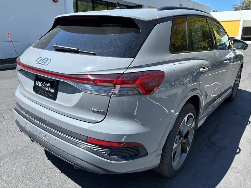 2024 Audi Q4 E-tron Premium Plus photo 1