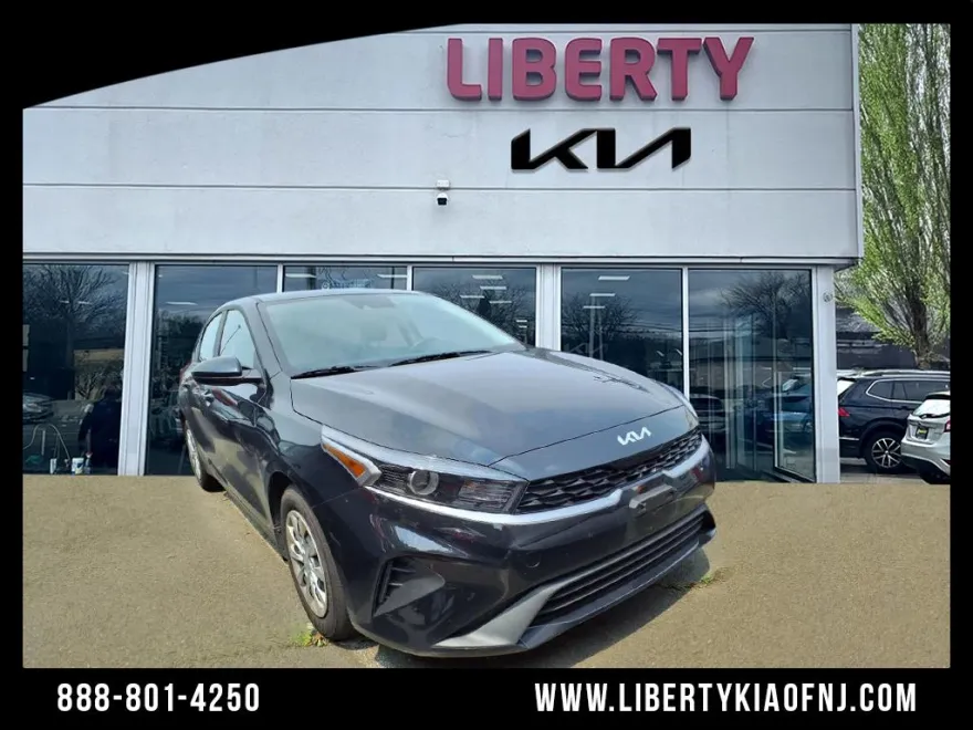 2024 Kia Forte LXS photo 1