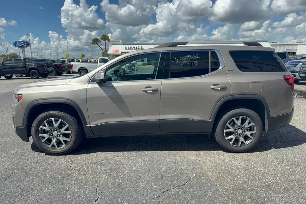 2023 Gmc Acadia SLT photo 1