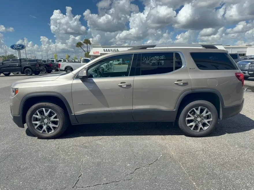 2023 Gmc Acadia SLT photo 1