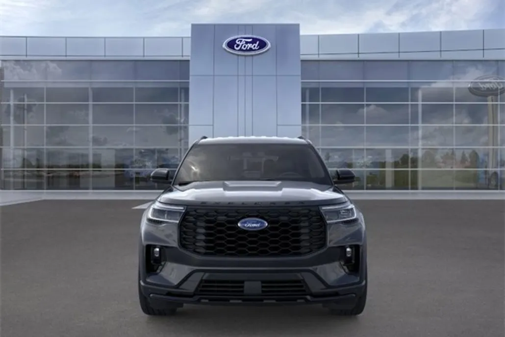 2025 Ford Explorer ST-Line photo 1