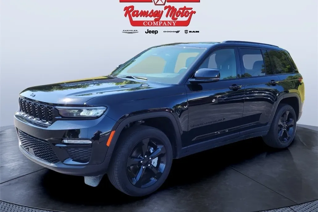 2024 Jeep Grand Cherokee Limited photo 1