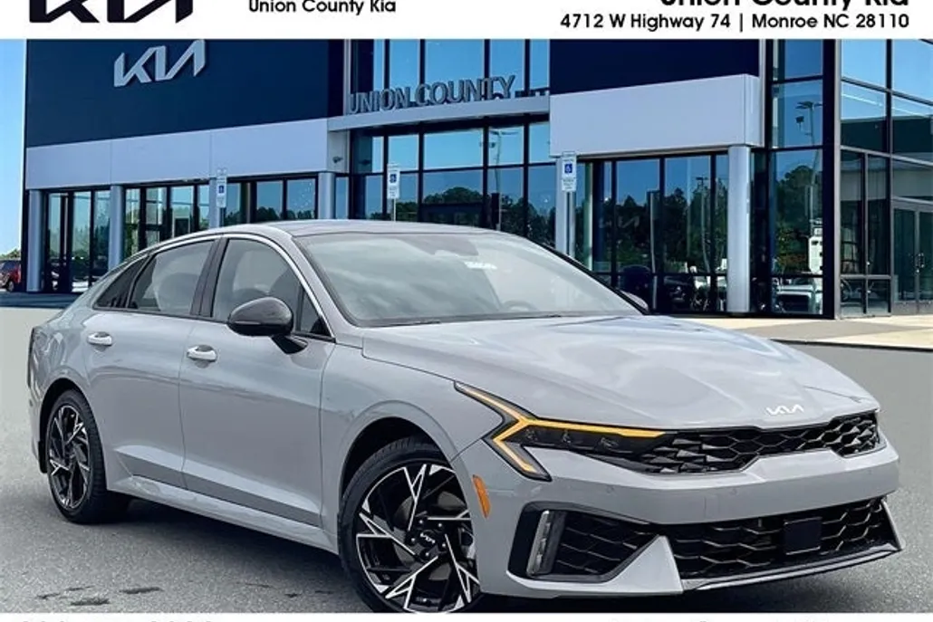 2025 Kia K5 GT-Line photo 1