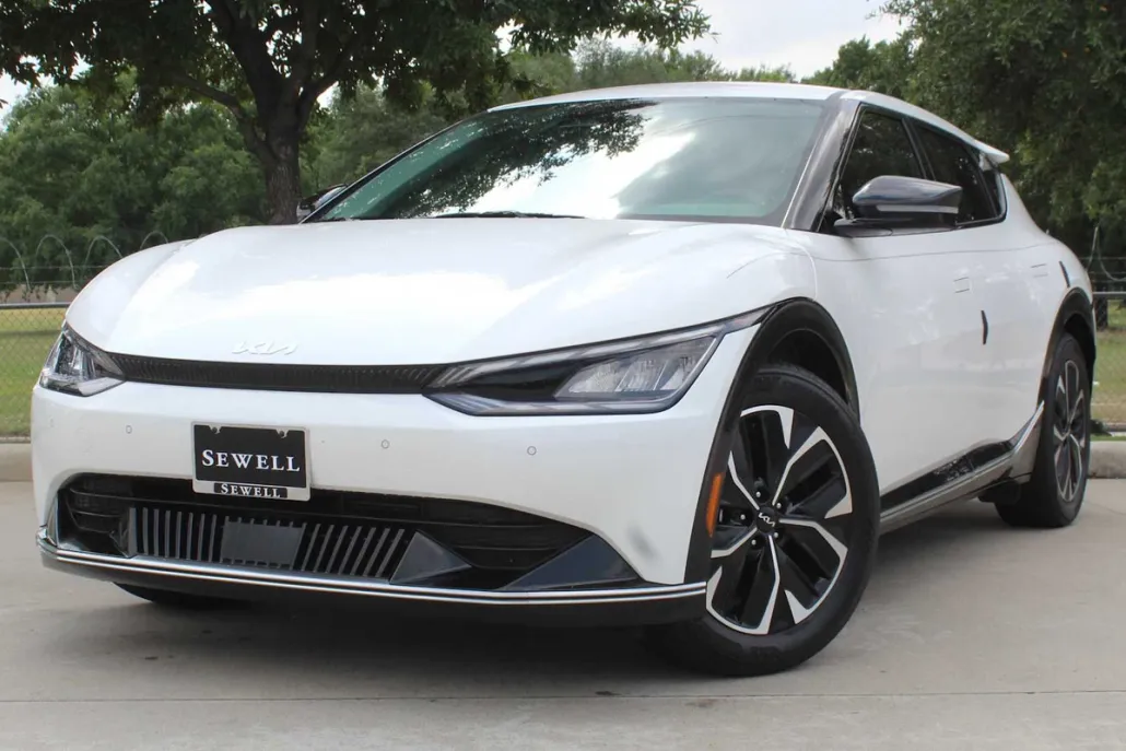 2022 Kia EV6 Wind photo 1