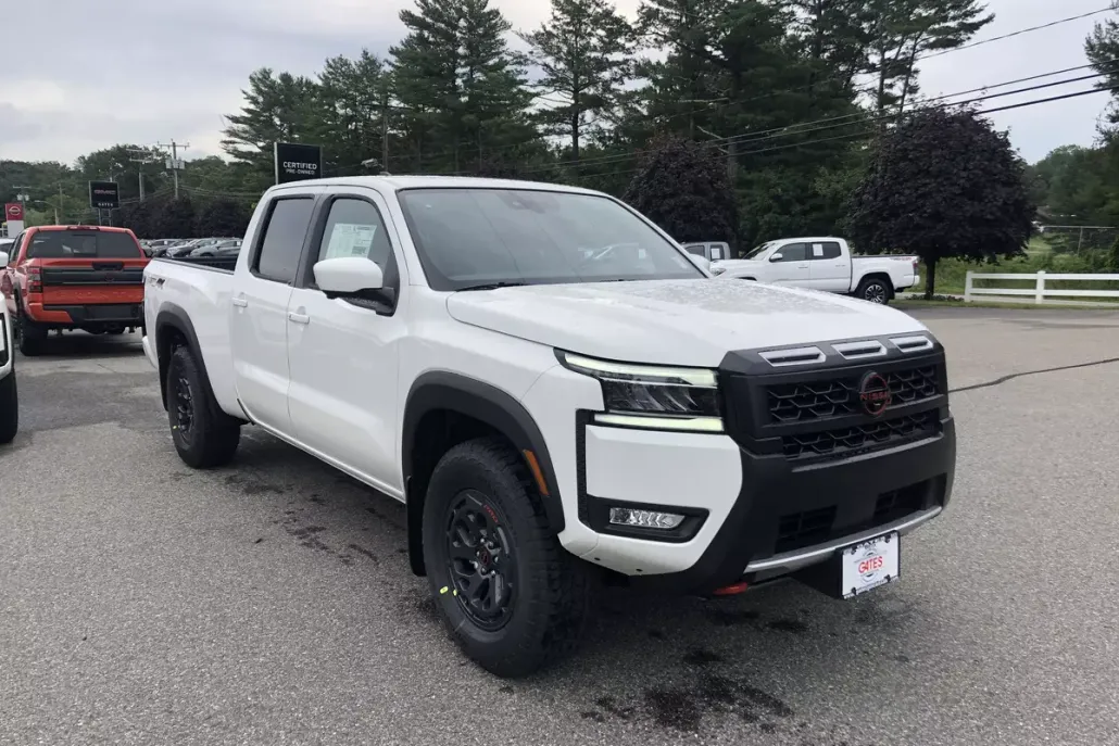 2025 Nissan Frontier PRO-4X photo 1