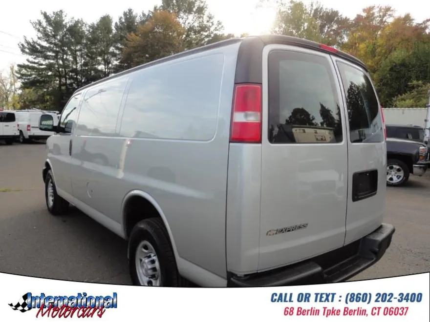 2017 Chevrolet Express Cargo Van 2500 photo 1