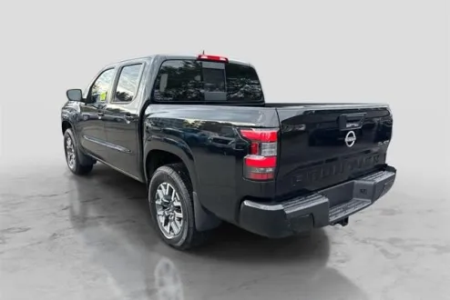 2025 Nissan Frontier SL photo 3