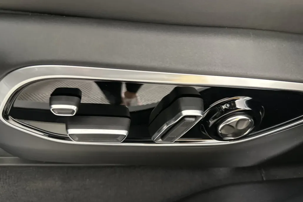 2025 Jeep Grand Cherokee L Summit Reserve photo 1