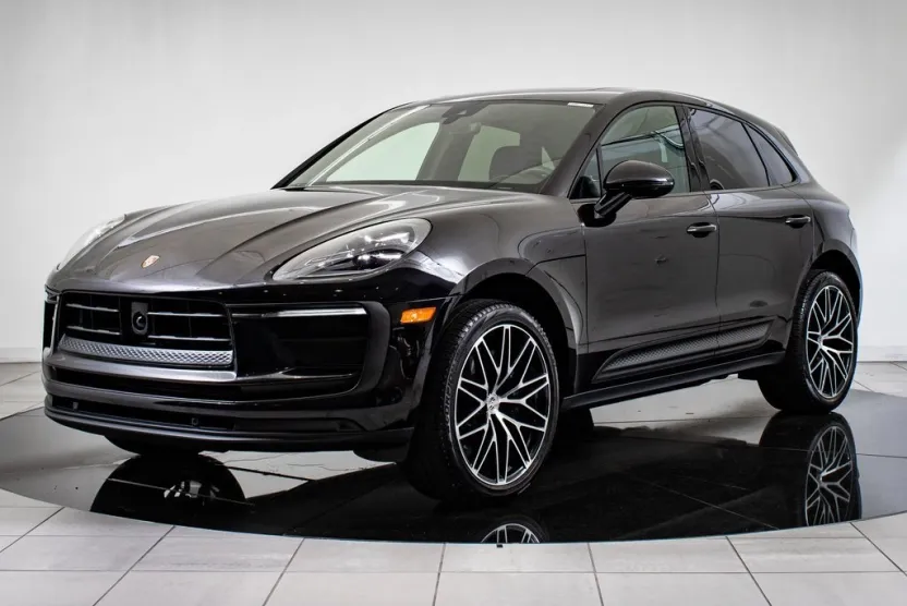 2024 Porsche Macan T photo 1