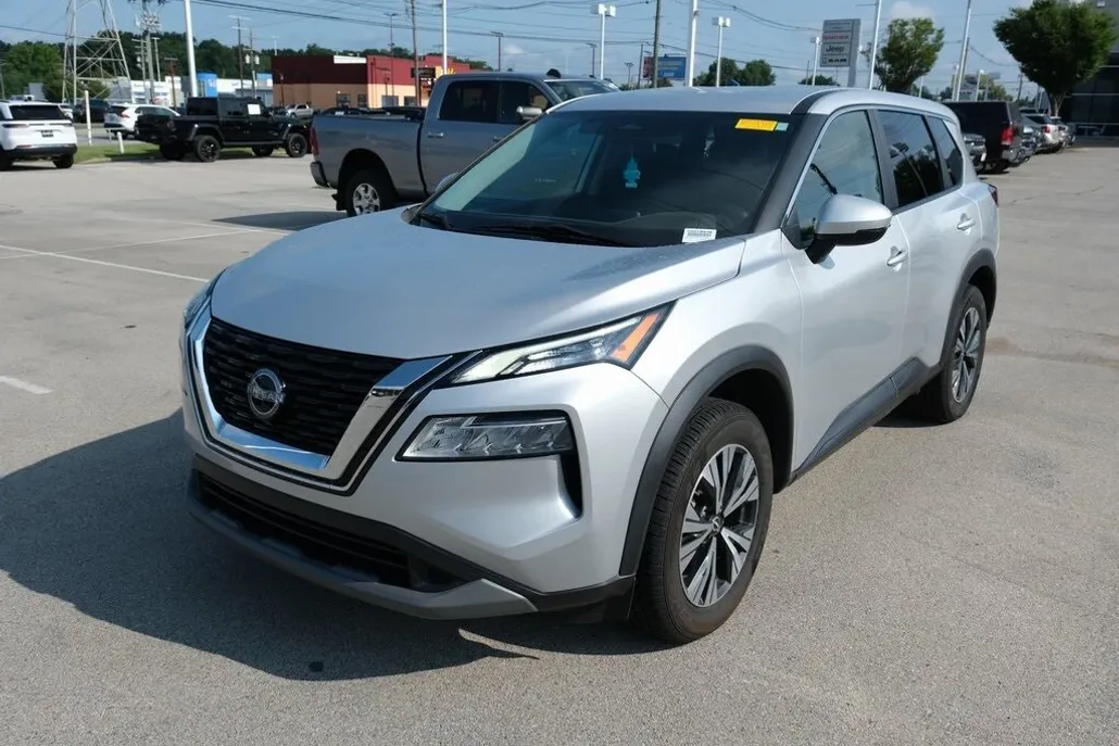 2022 Nissan Rogue SV photo 1