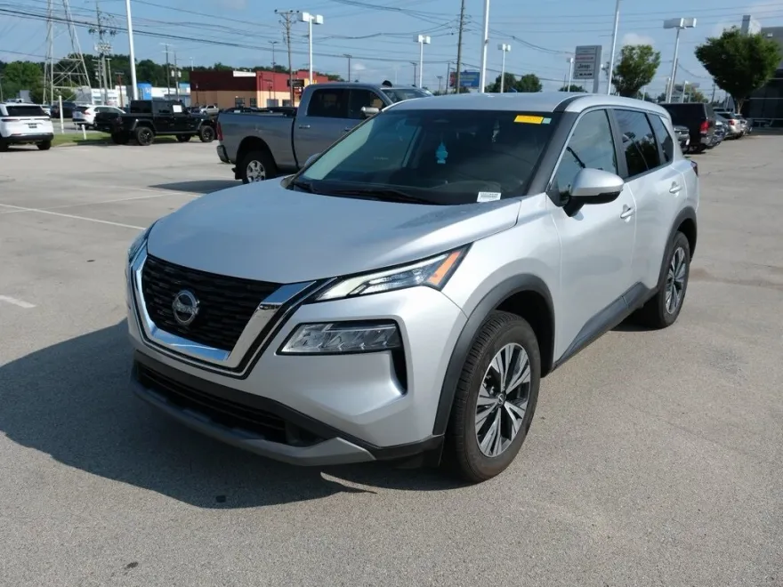 2022 Nissan Rogue SV photo 1