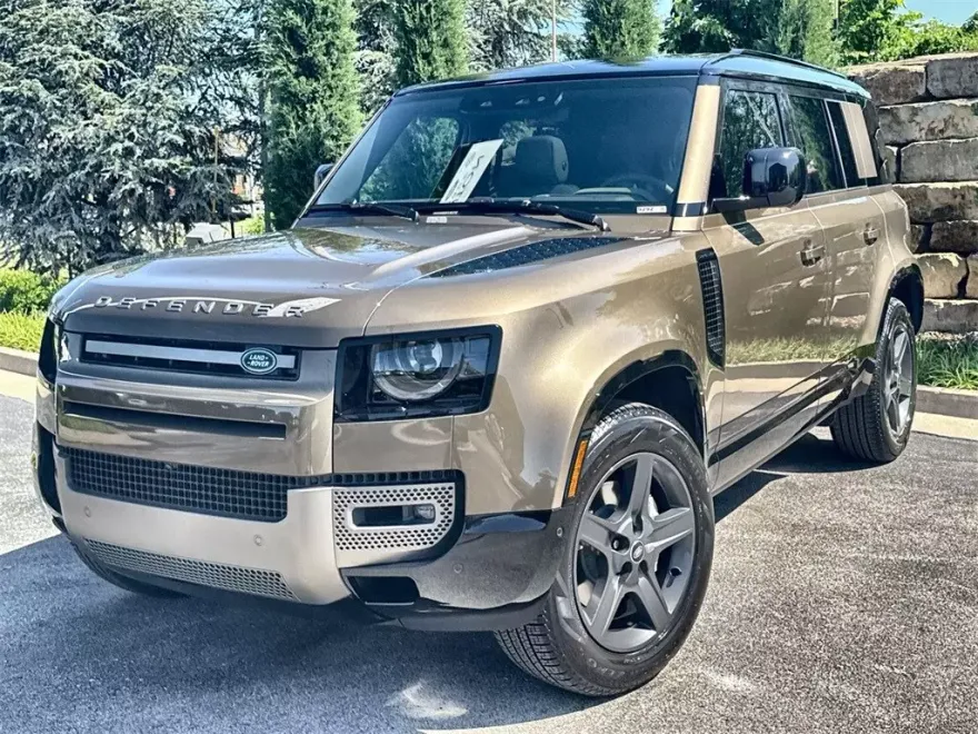 2025 Land Rover Defender 110 X-Dynamic SE photo 1