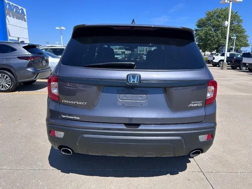 2021 Honda Passport Sport photo 1