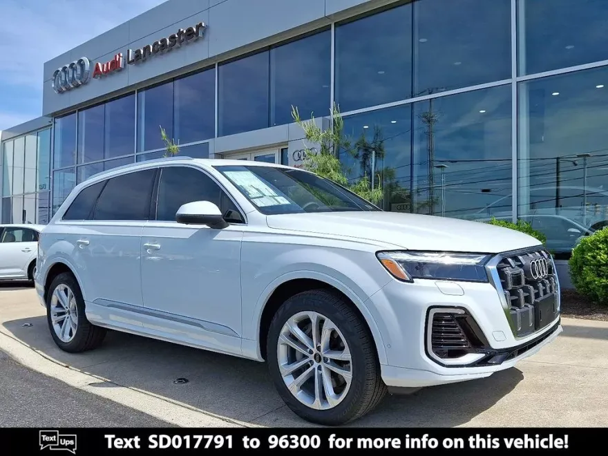 2025 Audi Q7 55 Premium Plus photo 1