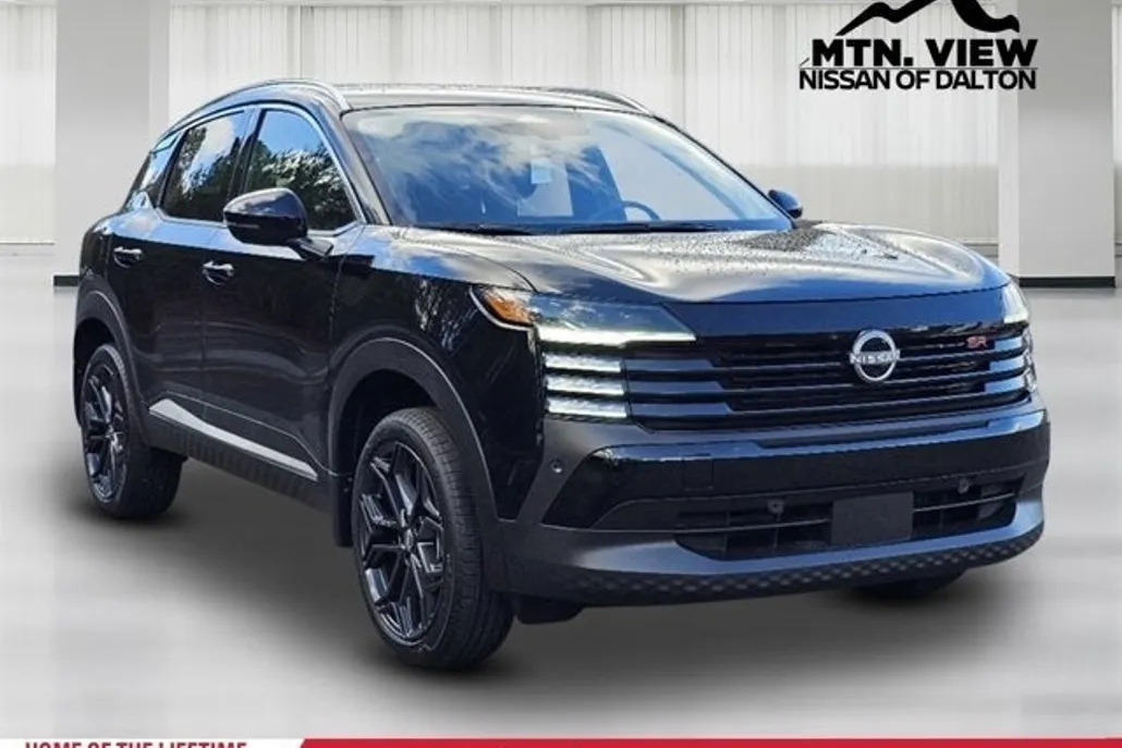 2025 Nissan Kicks SR photo 1