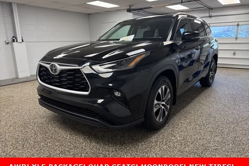 2022 Toyota Highlander XLE photo 1