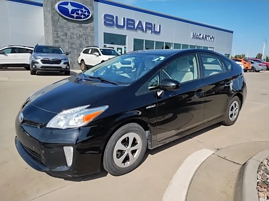 2015 Toyota Prius Four photo 1