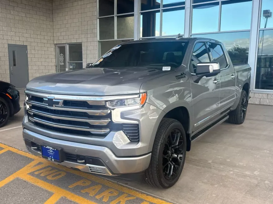 2025 Chevrolet Silverado 1500 High Country photo 1