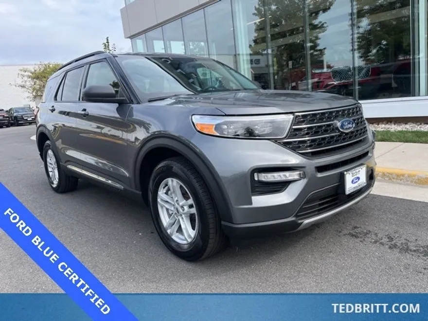 2023 Ford Explorer XLT photo 1