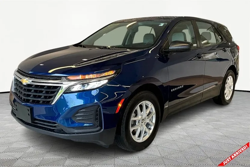 2022 Chevrolet Equinox LS photo 1