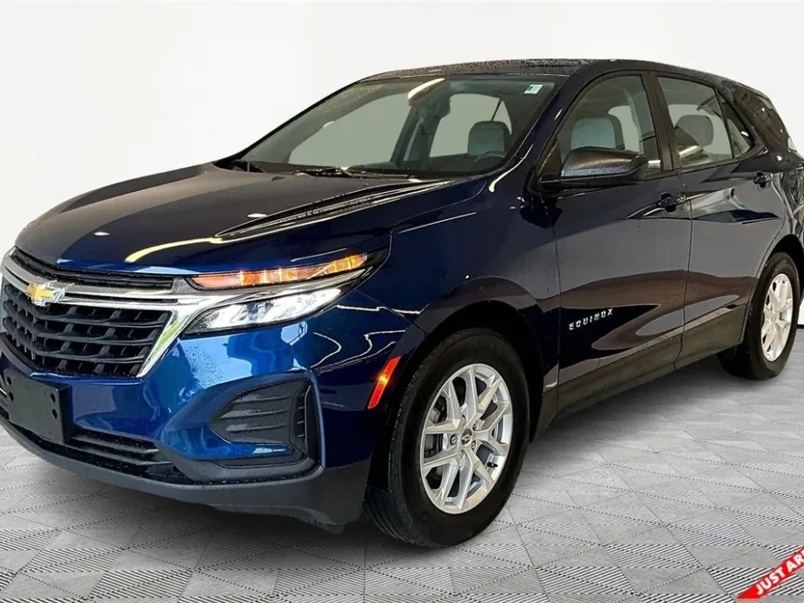 2022 Chevrolet Equinox LS photo 1