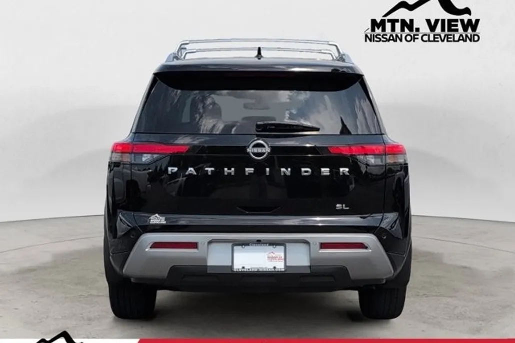 2023 Nissan Pathfinder SL photo 1