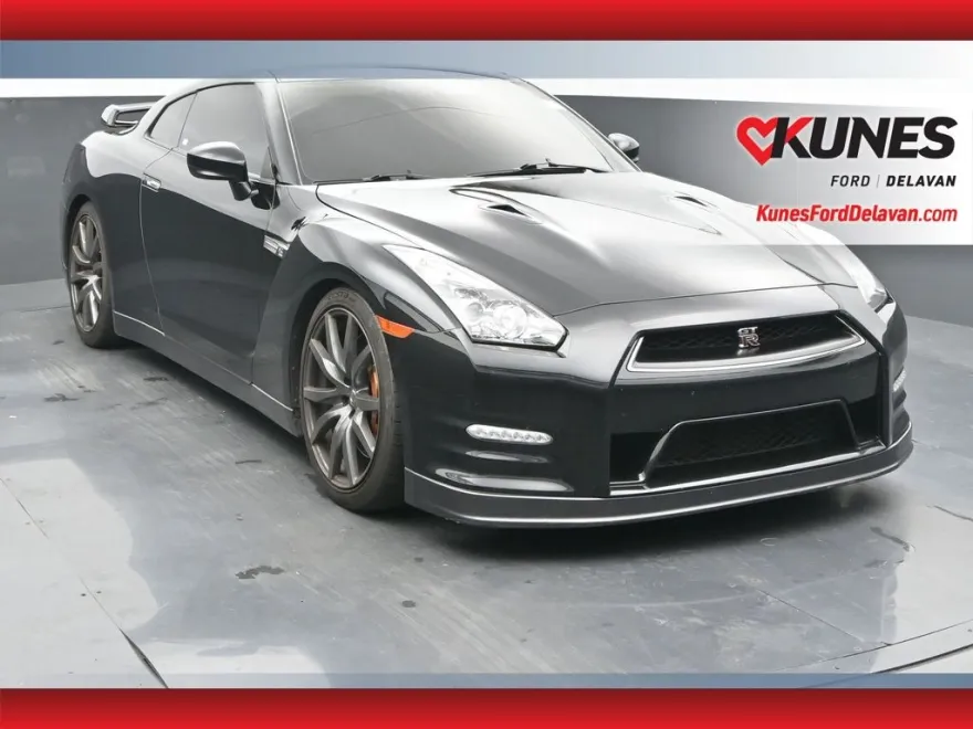 2014 Nissan GT-R Premium photo 1