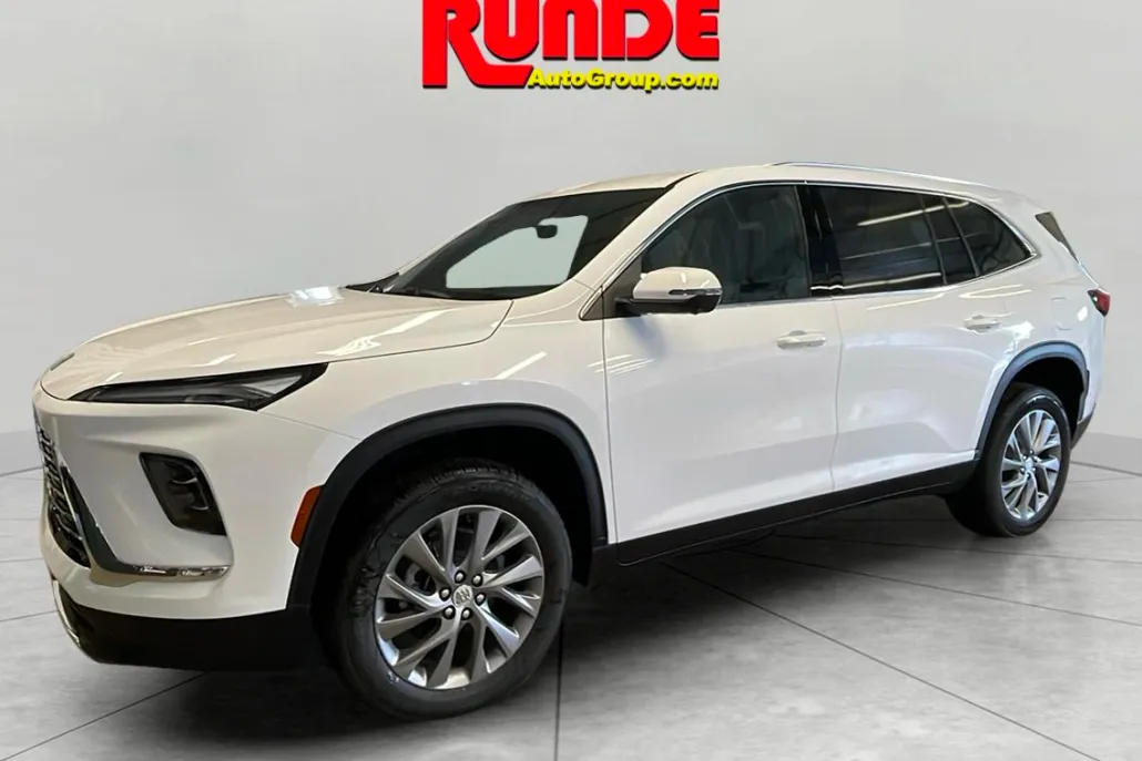 2026 Buick Enclave Preferred photo 1