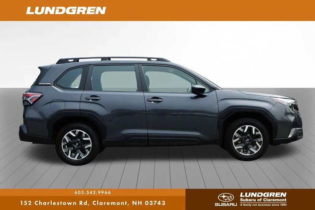 2025 Subaru Forester Base photo 1