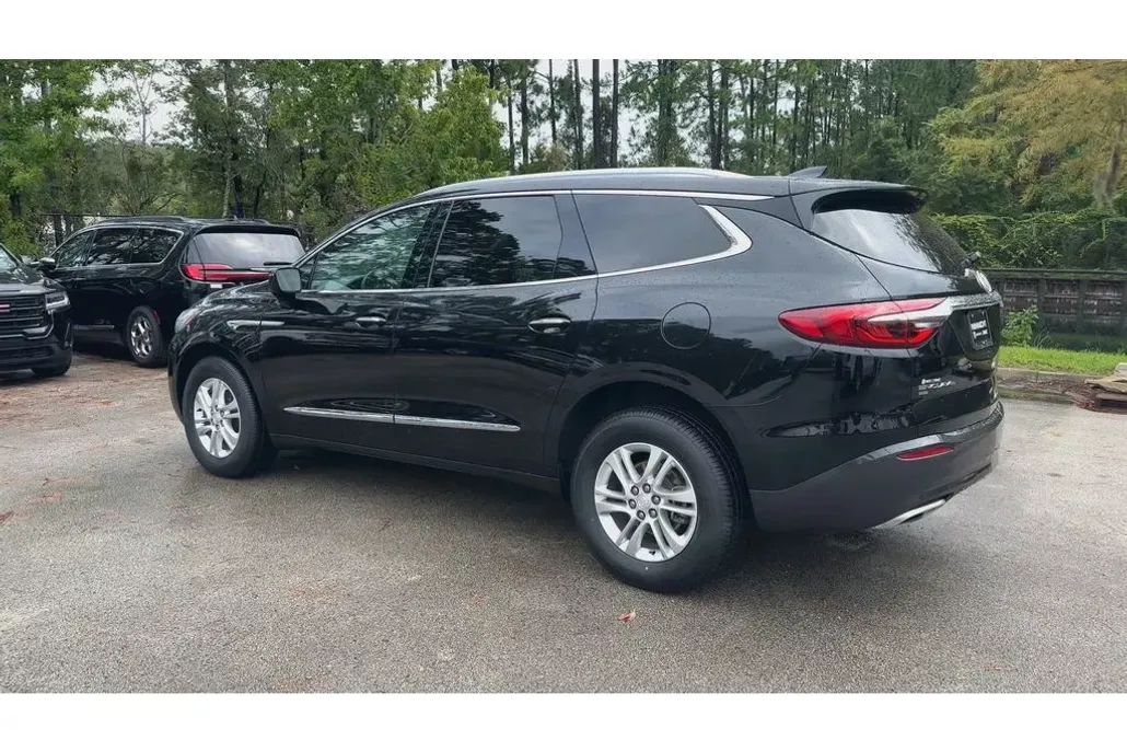 2021 Buick Enclave Essence photo 1