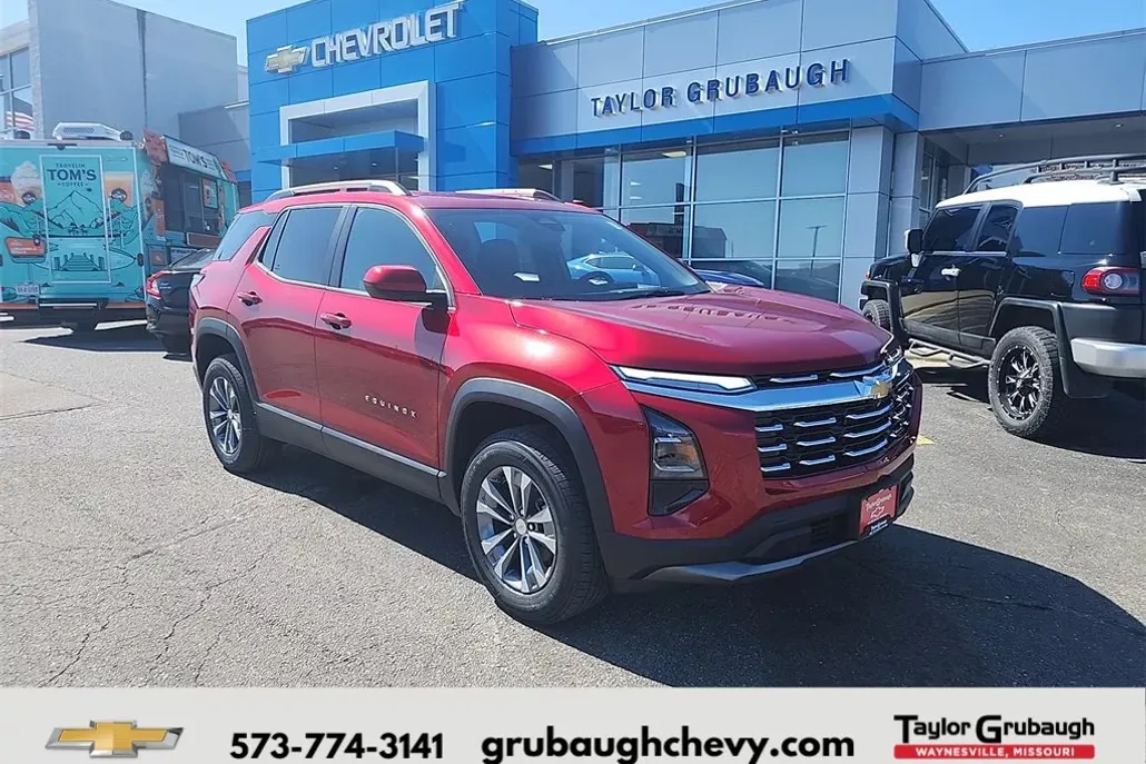 2025 Chevrolet Equinox LT photo 1