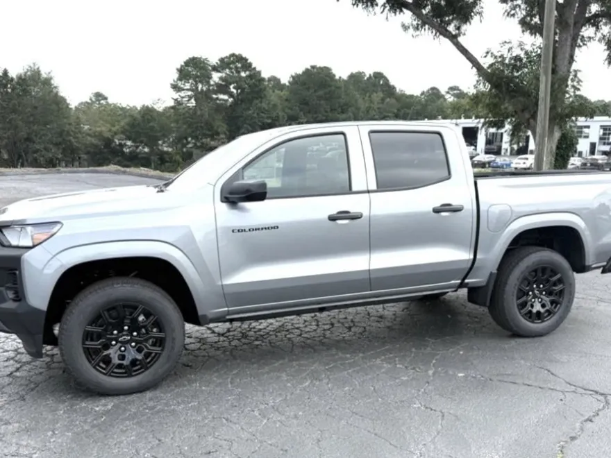 2026 Chevrolet Colorado Work Truck photo 1