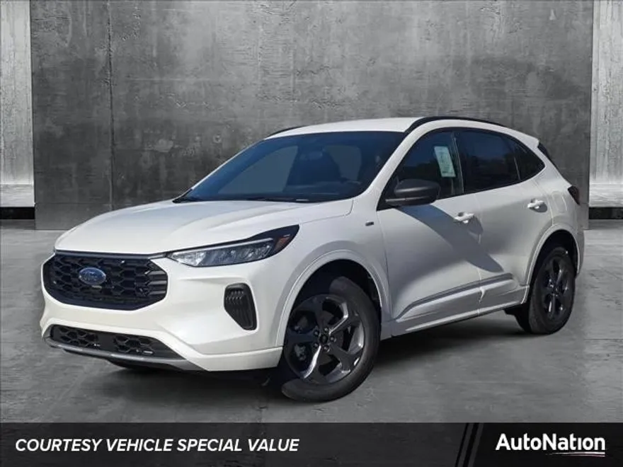 2024 Ford Escape ST-Line photo 1
