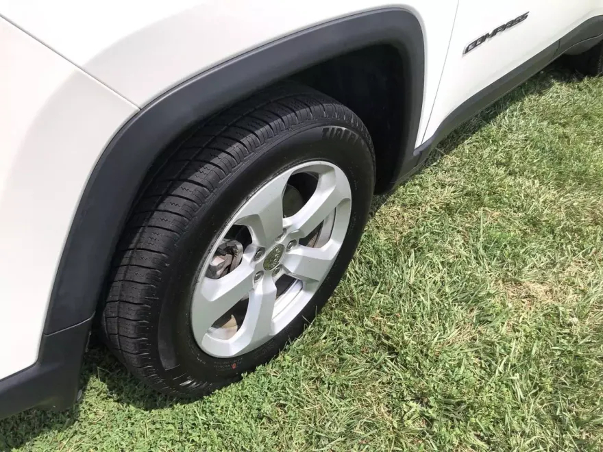 2018 Jeep Compass Latitude photo 1