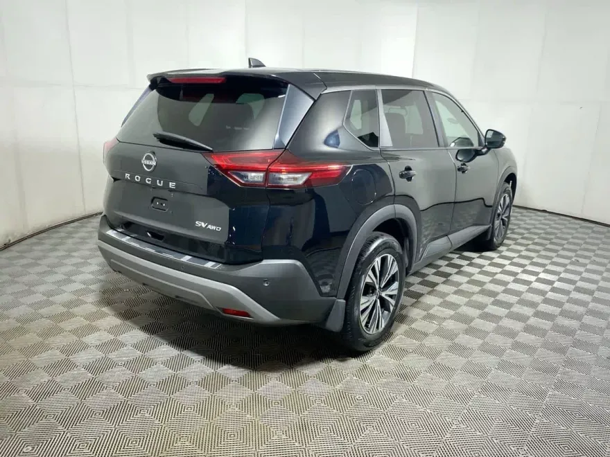 2022 Nissan Rogue SV photo 1