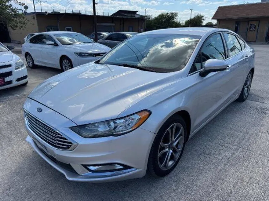 2017 Ford Fusion SE photo 1