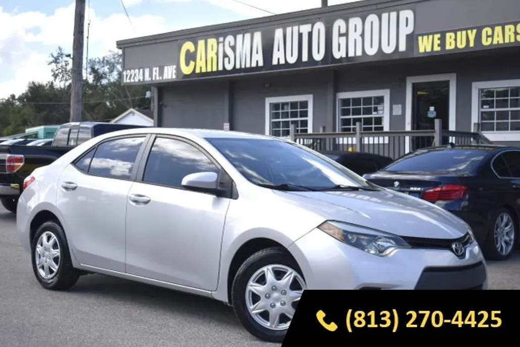 2016 Toyota Corolla LE photo 1