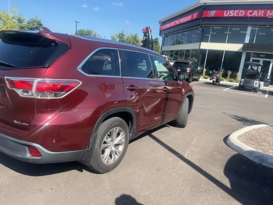 2015 Toyota Highlander XLE photo 1