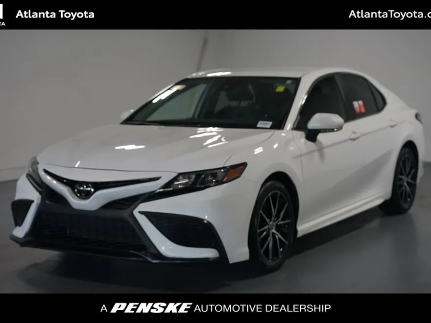 2022 Toyota Camry SE photo 1