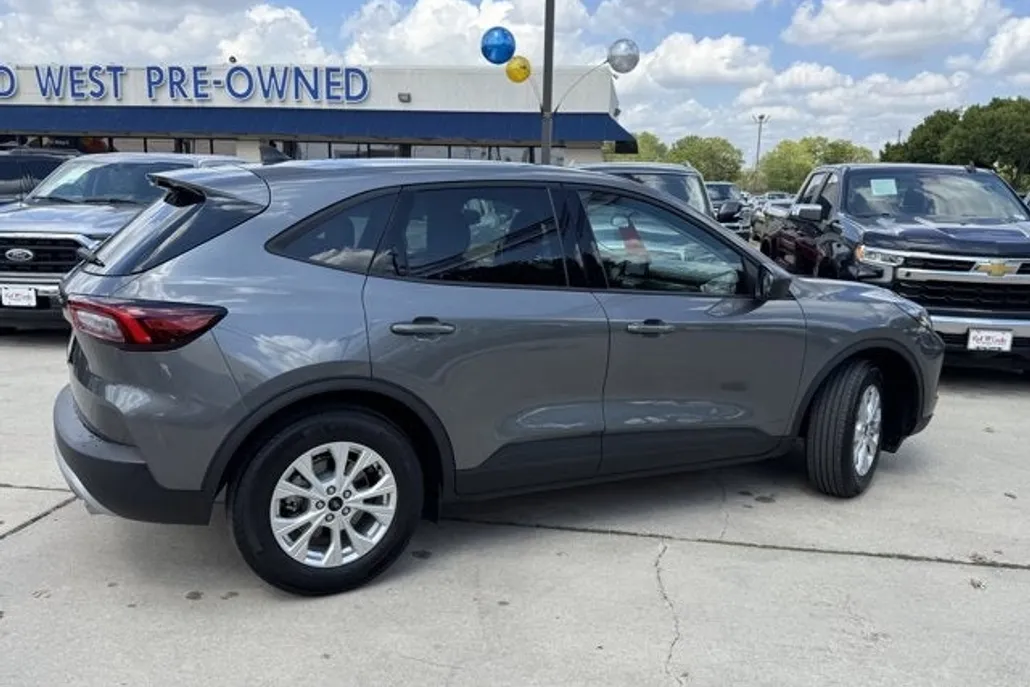 2025 Ford Escape Active photo 1
