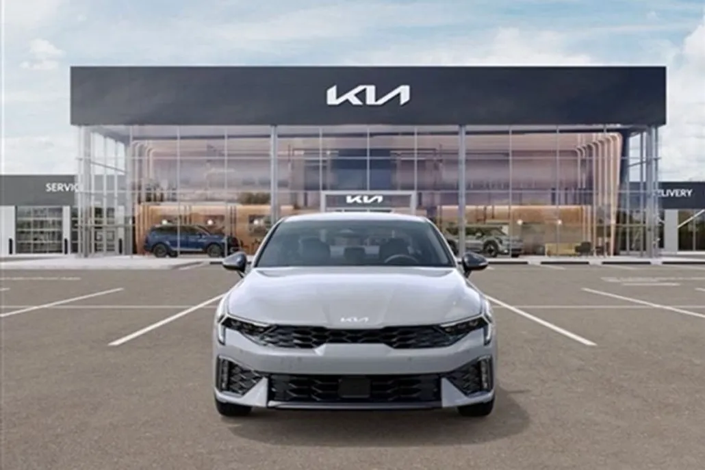 2026 Kia K5 GT-Line photo 1