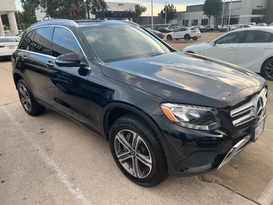 2019 Mercedes Benz GLC 300 photo 1