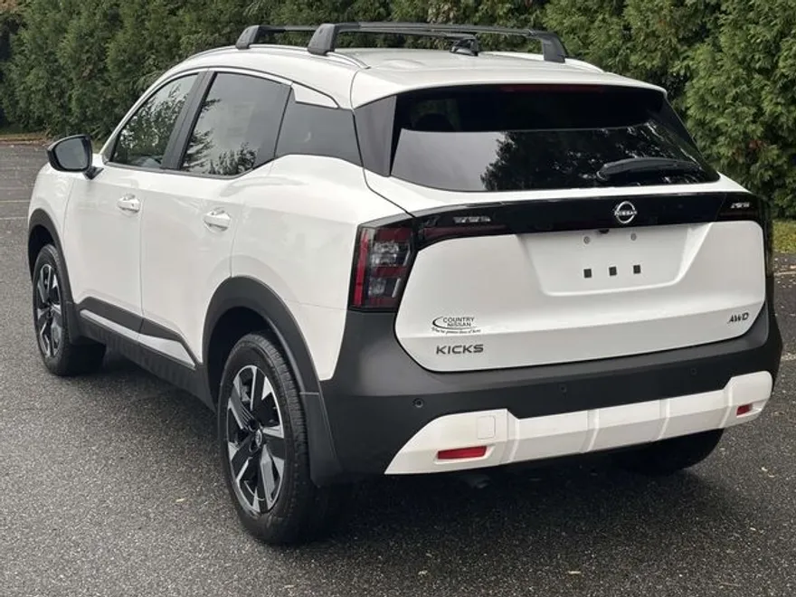 2026 Nissan Kicks SV photo 1