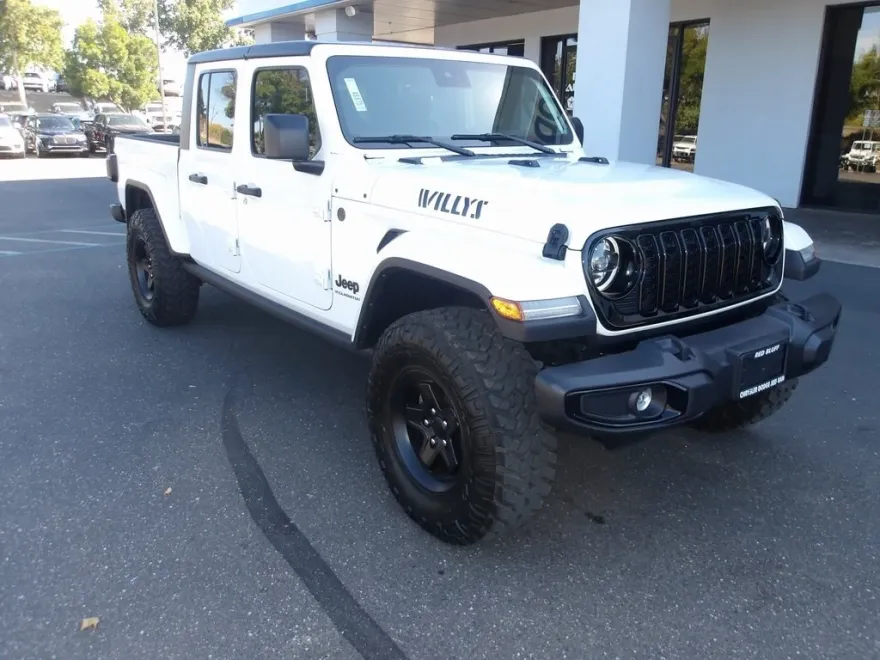 2024 Jeep Gladiator Willys photo 1