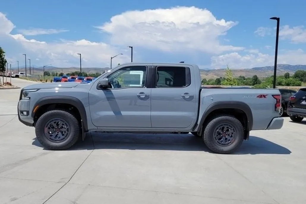 2025 Nissan Frontier PRO-4X photo 1