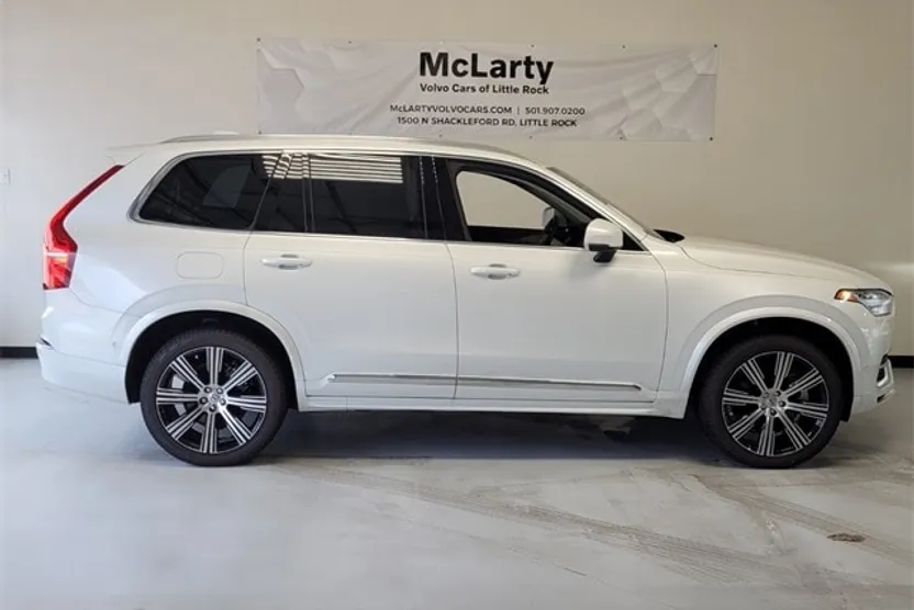 2025 Volvo XC90 T8 photo 1