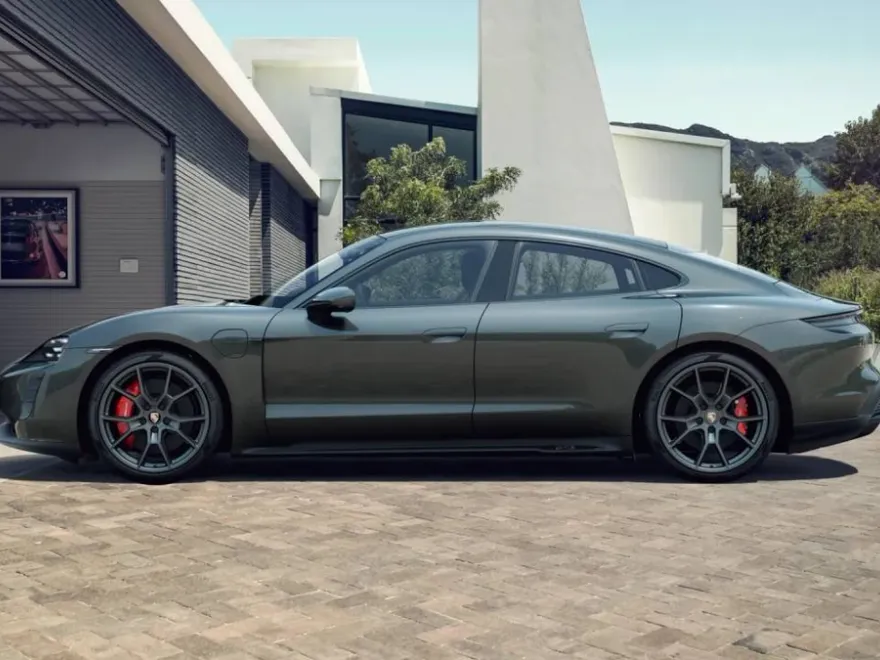 2022 Porsche Taycan GTS photo 1