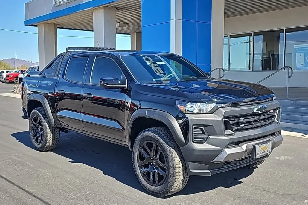 2025 Chevrolet Colorado Trail Boss photo 1
